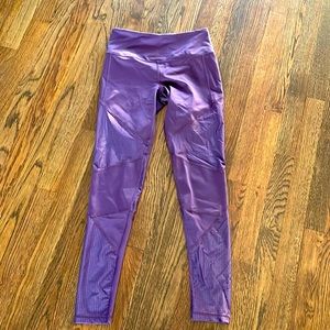 Victoria Sport    purple size small leggings